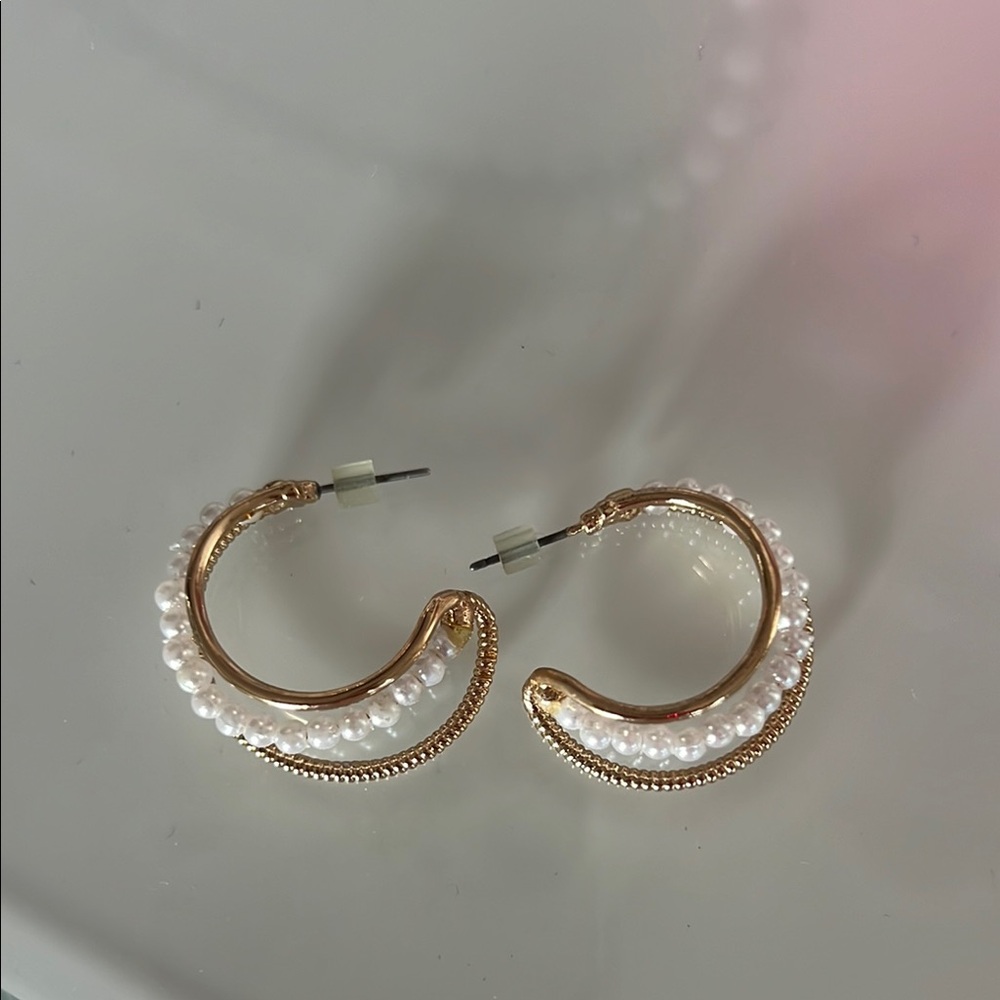 Elegant Gold and Pearl Hoop Earrings
